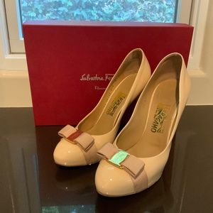 Ferragamo Rilly Pump Size 9 Nude Heel
